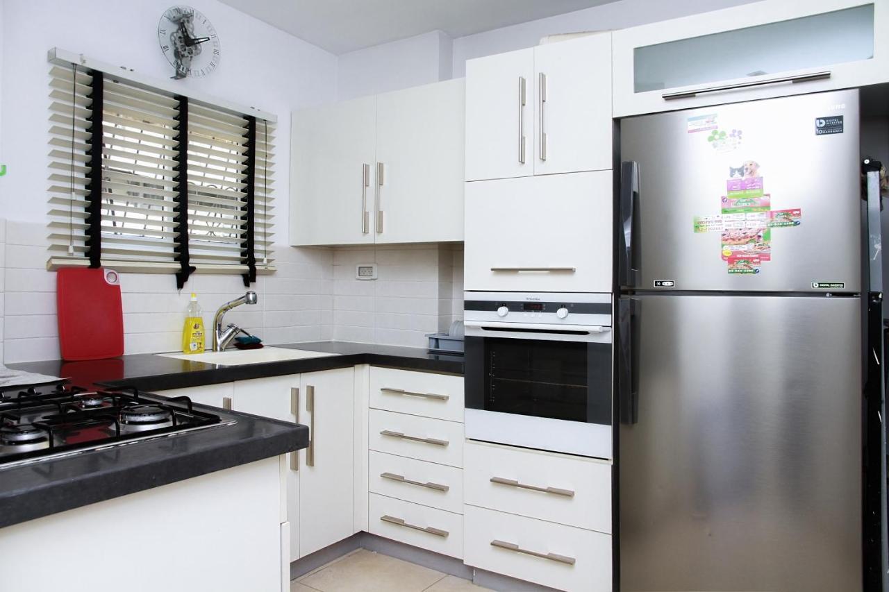 Isramax Tchernikhovski Apartment Бат-Ям Экстерьер фото