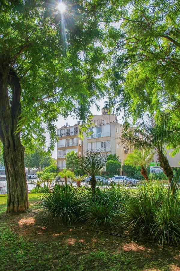 Isramax Tchernikhovski Apartment Бат-Ям Экстерьер фото